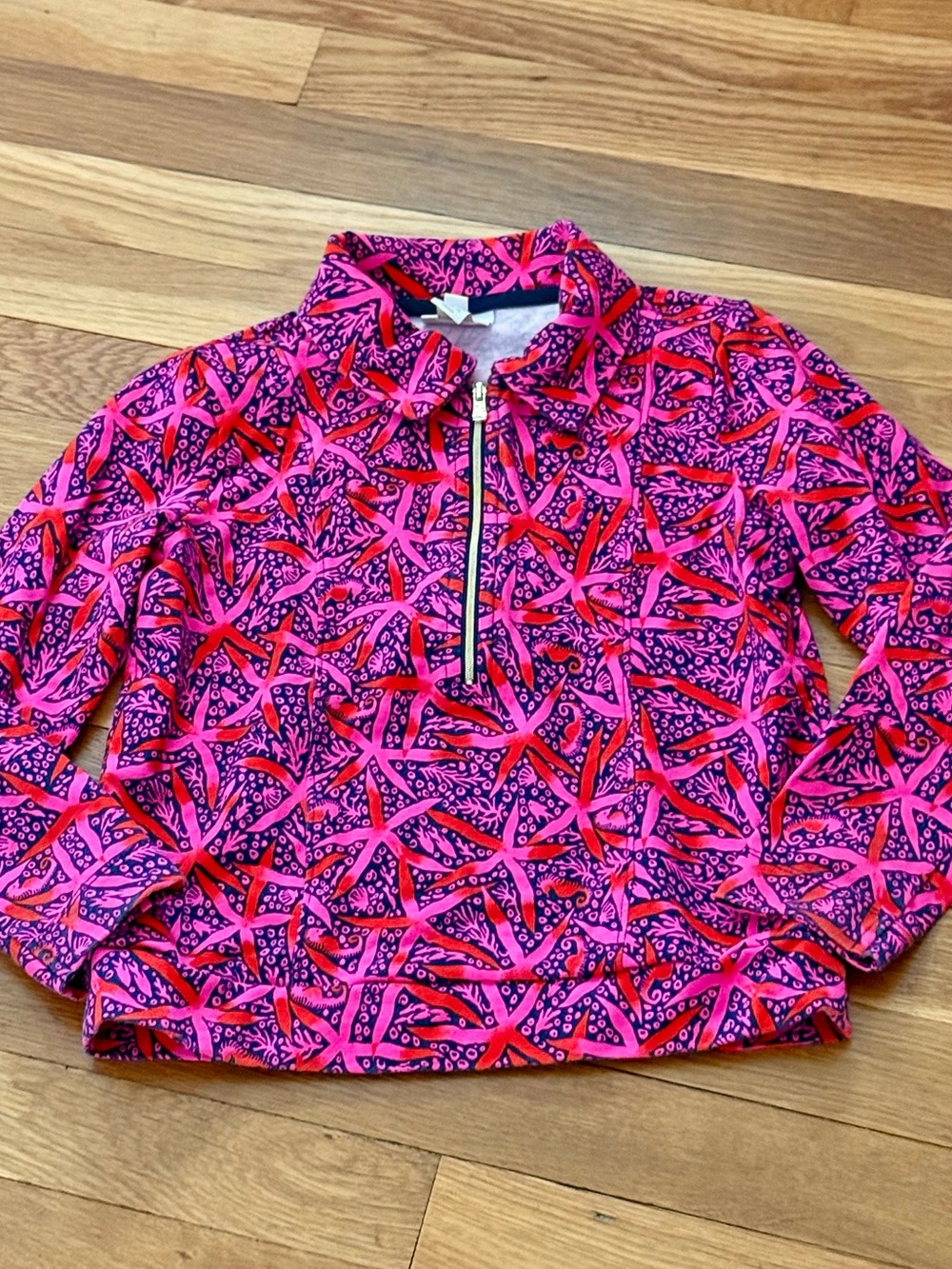 Lilly Pulitzer M (6-7) Mini Eleni Pullover Passion Fruit Pink Star Searching